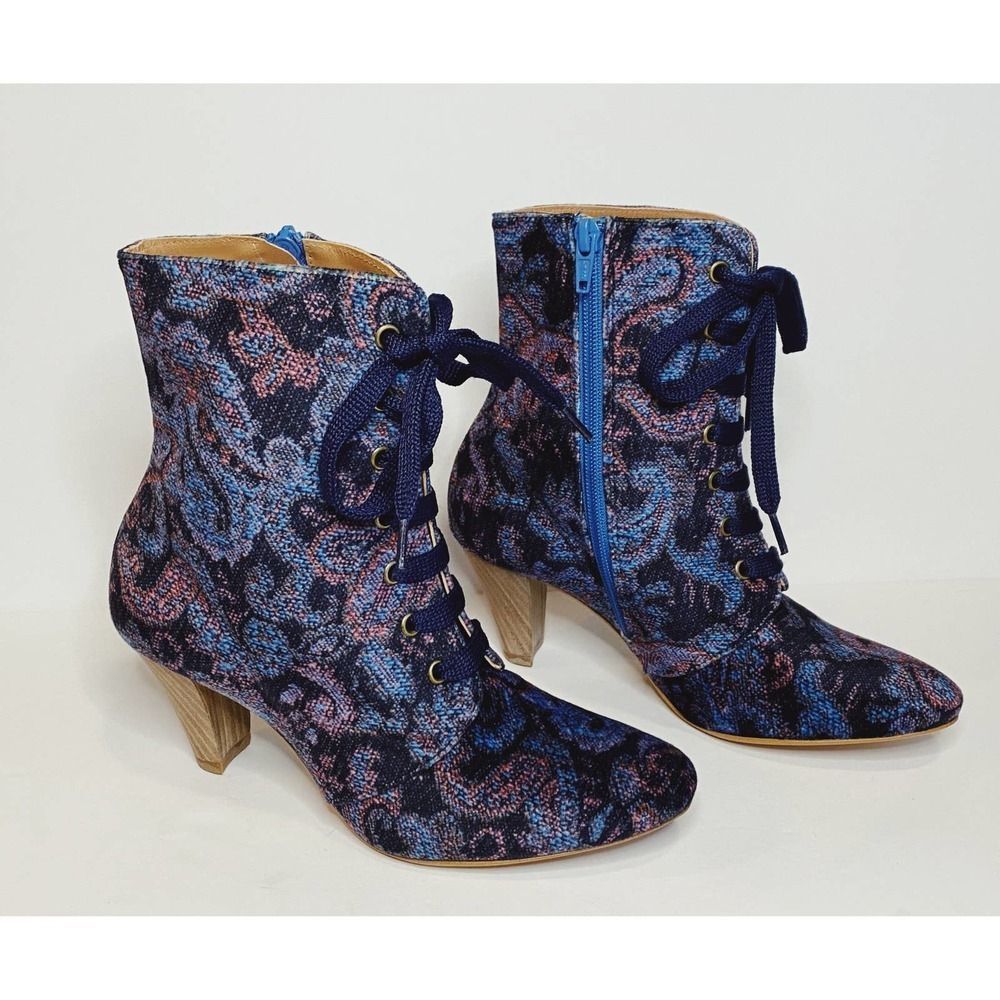 Sundance Ophelia Blue Paisley Boots | Size 5.5